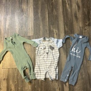 New born baby clothes lot